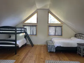 Escape to cozy Cotopaxi cabin, just a quick drive away from Arkansas River - Image 4