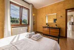 Apartment with Lake View, Pool, Wi-Fi & Terrace - Image 5