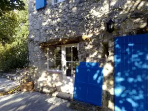 Provencalsk fårefold i et roligt og grønt - Image 5