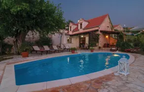 3 bedroom gorgeous home in Nerezisca - Image 5