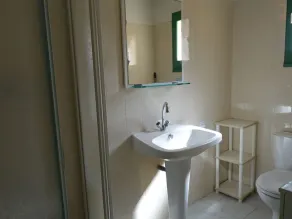 Cosy apartment for 2 people with WIFI, A/C, TV and terrace - Image 3