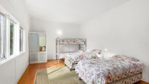 Springs Beach House - Image 4