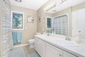 Silver Lake Retreat: Private Lake Access & Swimming Pool, Sandy Beach, Fire Pit - Image 4