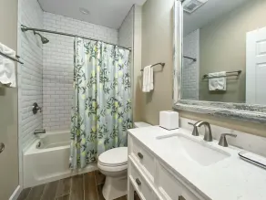 Schooner Court 704 - Image 3