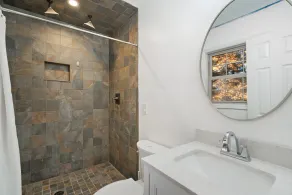 The Emerald cabin W/ Hot tub, lake, Fire pit, 4 min to Bryce Resort - Image 5