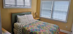Updated, quiet rear unit, close to all attractions. - Image 4