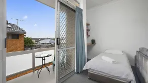 Coasters 9 is a self-contained apartment situated in the beach-side village of Sawtell. - Image 5