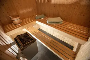 Situated villa with all the comforts, right next to a small lake - Lakeside - Image 2