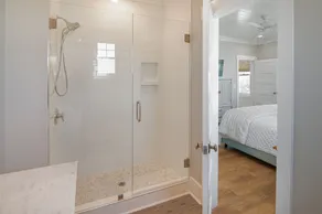 Hobbs Realty - Spend many an “Oh Happy Day” when you enjoy this charming home with a pool. - Image 2