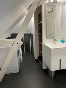 Adorable apartment located in a castle - Image 4
