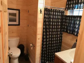 Stille Anna Lake Cabin - Image 2