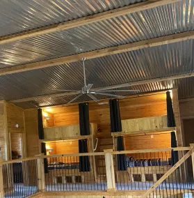 Texas Size, Pet Friendly Barndominium with Hot Tub Overlooking Toledo Bend Lake. - Image 2