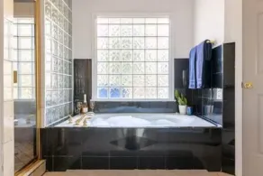 Casa Blanca · Luxury Insta Retreat w/ HotTub - Image 4