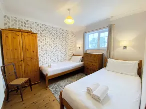 3 chambres à coucher à Ledbury - Image 5