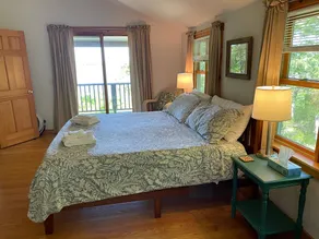 Rummeligt Waterfront House med privat strand, spektakulær sø og havudsigt - Image 4