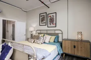 Chic Suite in Central Longview King Bed - Image 5