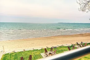 Cottage 19: Upper-Level Beachfront Unit in 4-Plex - Image 3