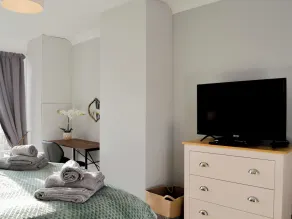 2 bedroom accommodation in Sewerby - Image 5