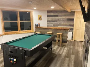 Cozy Vermont Log Cabin Chalet Only Minutes from Jay Peak - Image 2