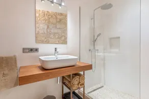 Casa de ciudad con aire acondicionado, piscina, Wi-Fi, balcón y terraza en la azotea - Image 4