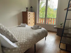 Spacious Alpine 3-bedroom Pyrenees Apartment - Image 4