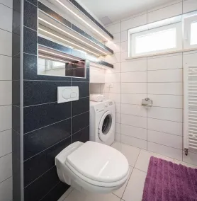 Em seu próprio lote grande (1. 100 m²), a casa tem sua própria piscina grande (30 m²), localizada na zona rural entre colinas verdes tranquilas e idílicas. Aqui voc�� pode relaxar e curtir a natureza. - Image 5