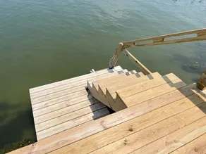 Landshark: Accueil au bord de l'eau avec chiens, salle de jeux, vue imprenable. - Image 3
