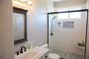 Pristine Farmhouse in the Heart of Lodi Wine Country - Image 4