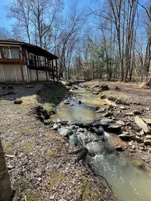 WOW‼️CREEKSIDE 3KINGS-Sleeps 10 🐩🐕Dogs🫶 Near DTown,Orchard,Rivers,Vineyard,Hiking - Image 4