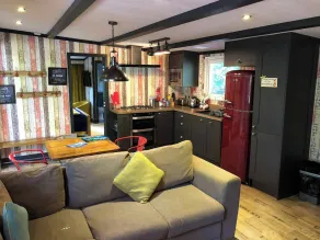 Pet Friendly Lodge - Sleeps 6 - Image 4