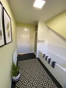 Stunning three bedroom cottage with Hot Tub - Image 3
