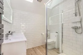Three bedroom dog friendly holiday home in the Cotswolds - The New Bakehouse - Image 4