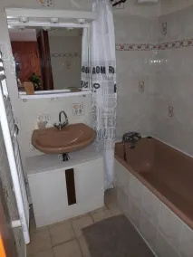 Apartment close to outdoor activities, in a quiet, peaceful location. - Image 3