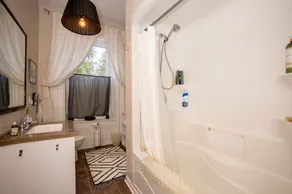 Multi-Family Private Resort (Pool, Gardens, Swings, 3-Full Homes ) *Sleeps 30* - Image 2