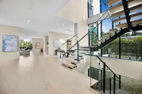Amestoy Modern - Image 2