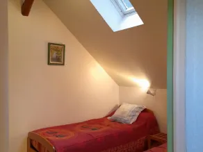 Troglodyte house with WiFi, barbecue, and fireplace - Image 2