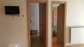 Holiday apartment with parking - Image 2