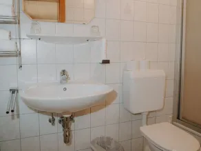 Apartamento vacacional con jardín - Image 5