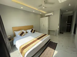 A modern service apartment just 12 mins from Cyber City - Image 5