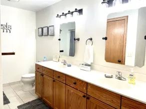 Spacious Hillsboro Condo - Image 2