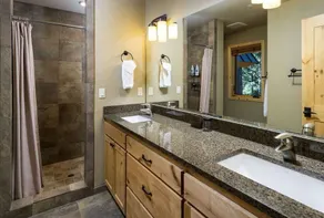 Romantic Luxury on Private Lake w/Hot Tub & Amazing Views - Image 3