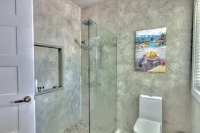 Yellow Bear - Beautiful Villa with Golf views - Image 4
