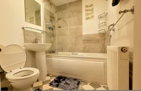 Stylish 2BR Apartment Parking PS5 Wifi - Image 3