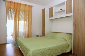 Holiday apartment with sea view - Image 4
