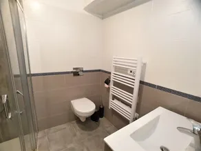 F2 in the heart of town with troglodyte room - Image 2