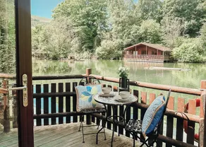 Kingfisher Lakeside Lodge - Image 5