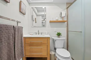 SunnyMar Retreat Beach Access • Heated Pool • Near Historic Bridge Street - Image 4
