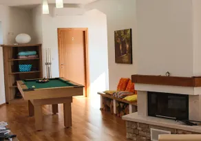 Villa Arton heated swimming-pool - Image 3
