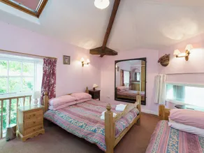8 chambres à coucher à Belper - Image 5