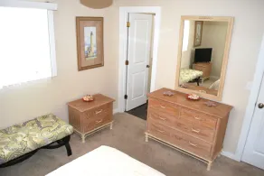 Walk to Beach & Historic Downtown Venice - Rennovated 2 Bed, 2.5 Ba, off-st pkg - Image 5